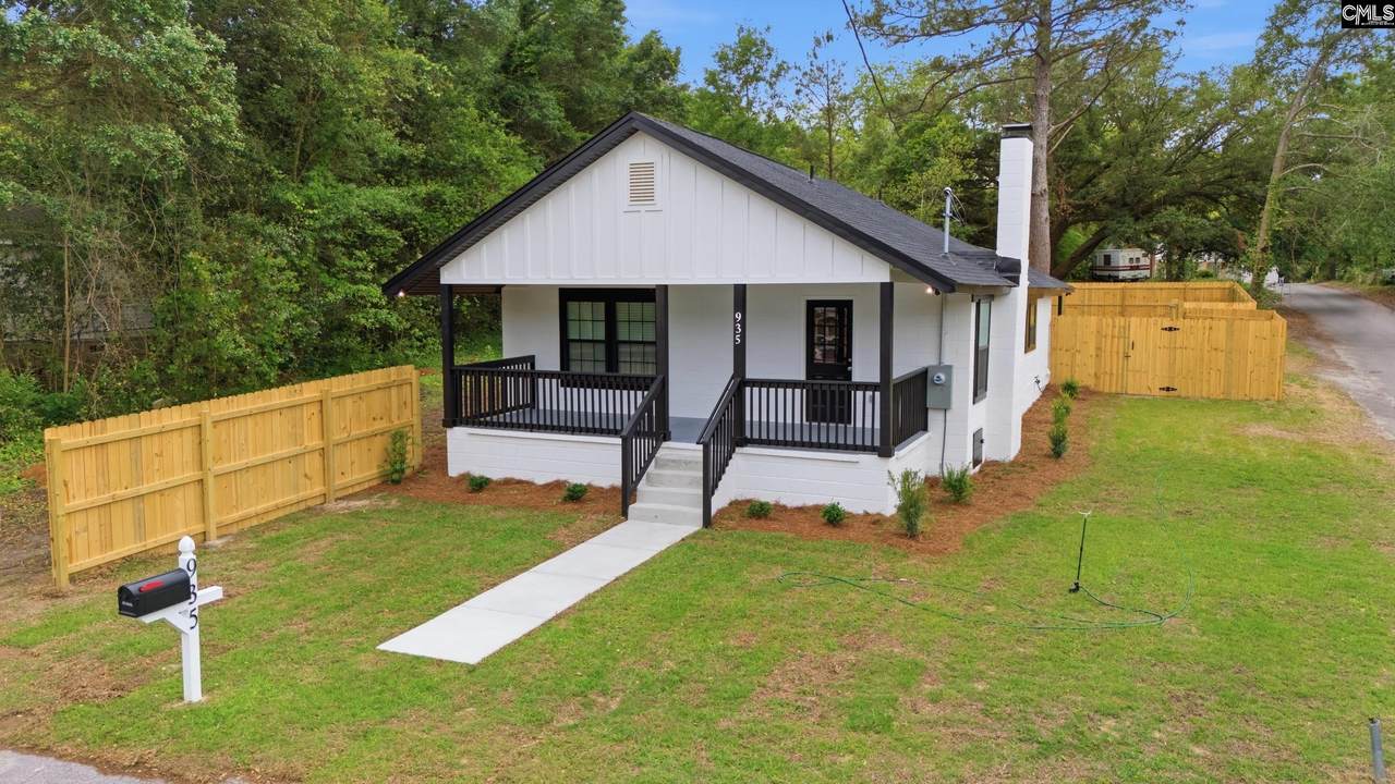 935 Eastman Street - Photo 1