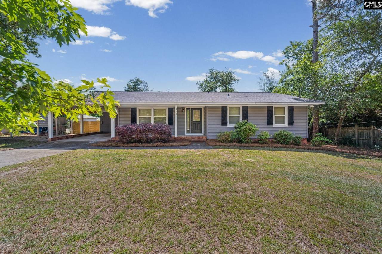 628 Hampton Circle - Photo 1