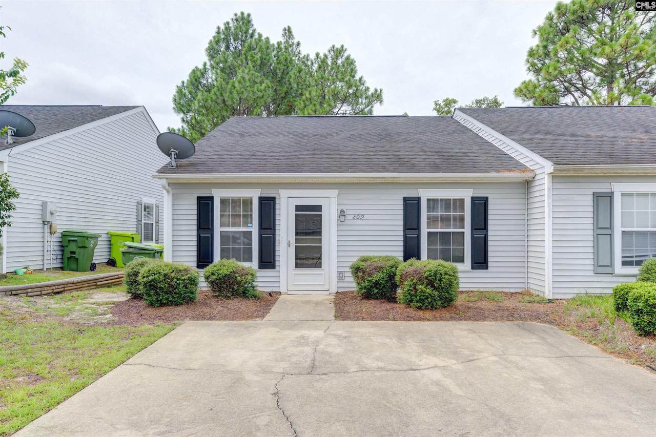 209 Hounds Court - Photo 1