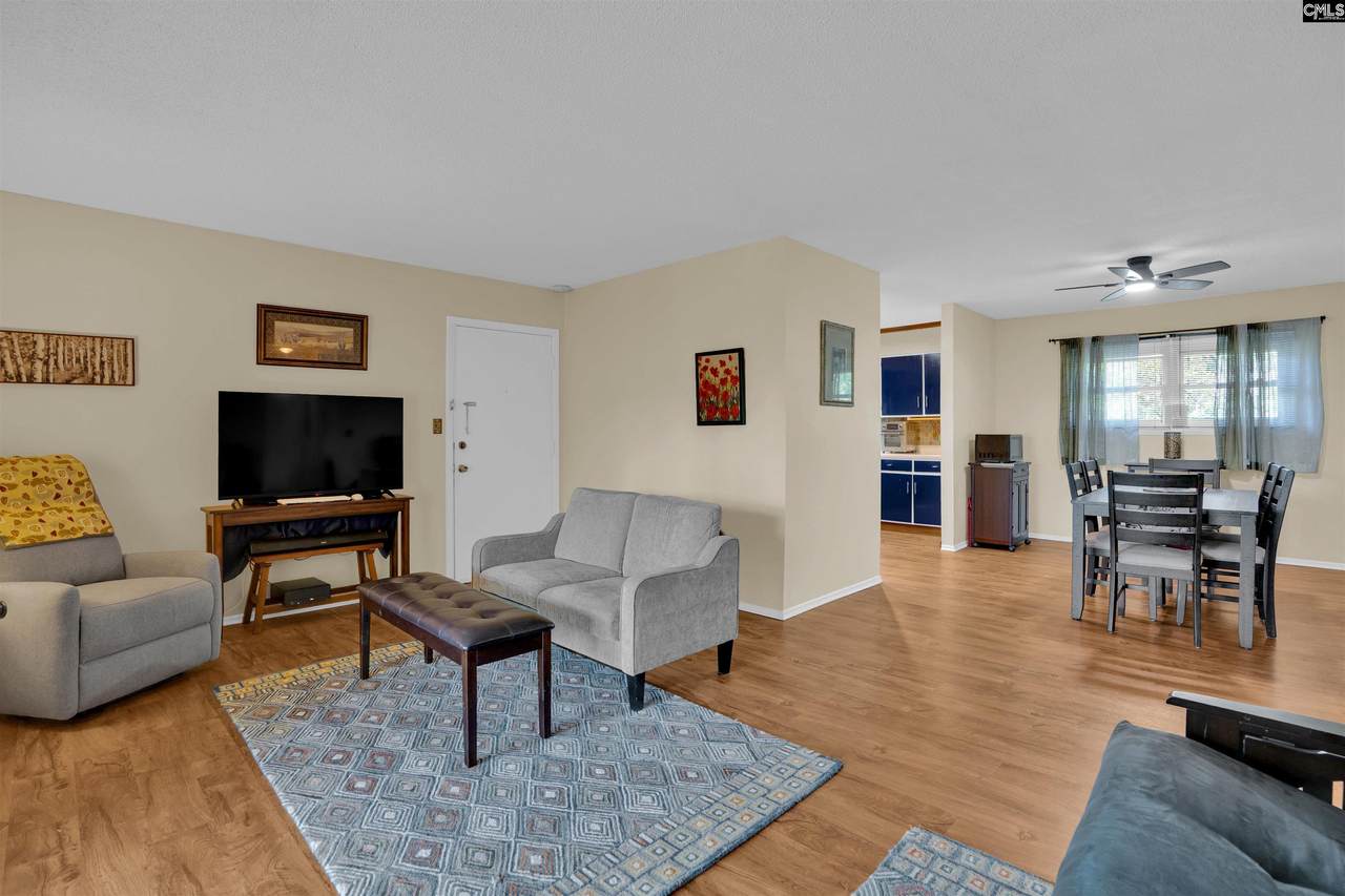601 Riverhill Circle C4 - Photo 1
