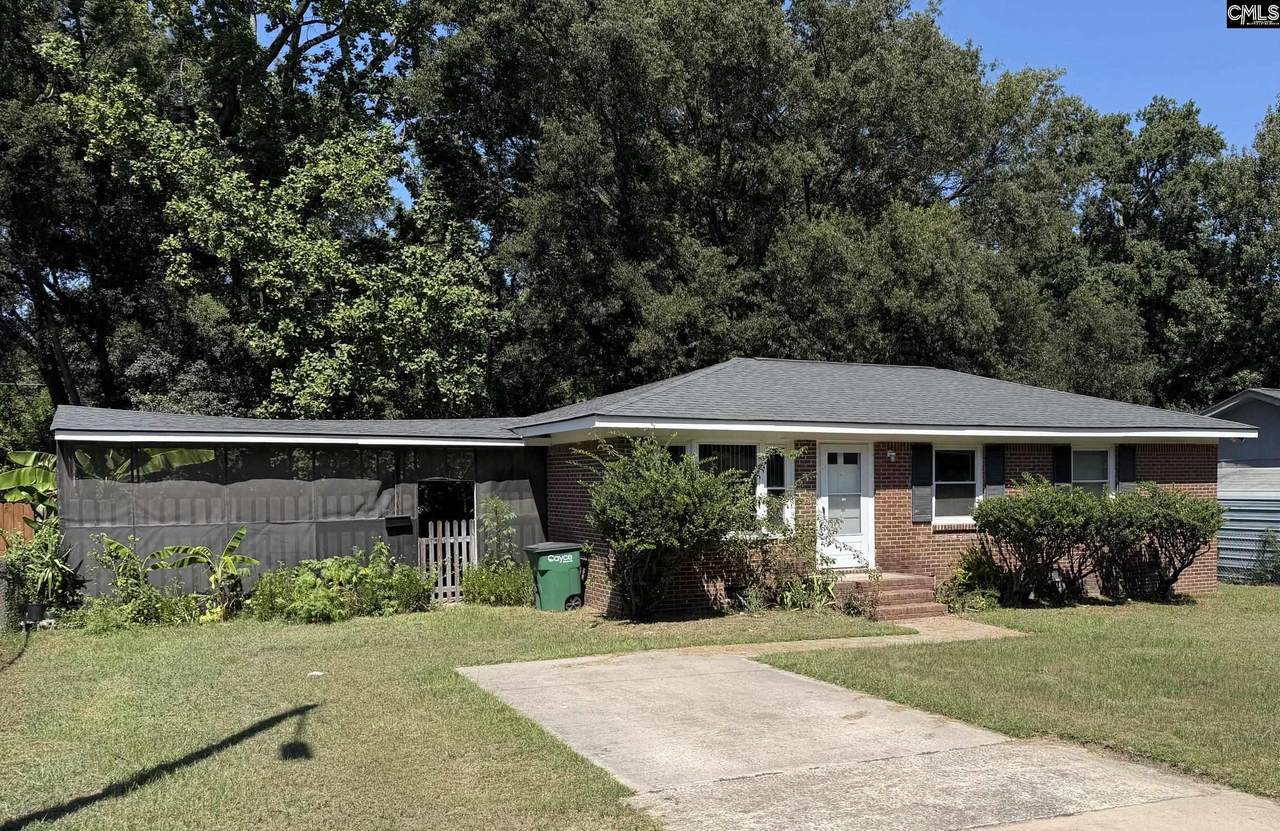 1044 Charlotte Street - Photo 1