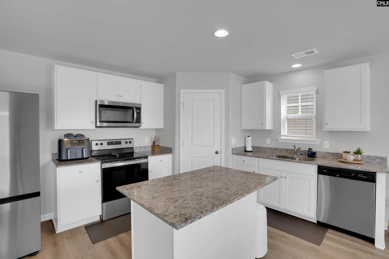 1070 Crescent Moon Loop - Photo 1