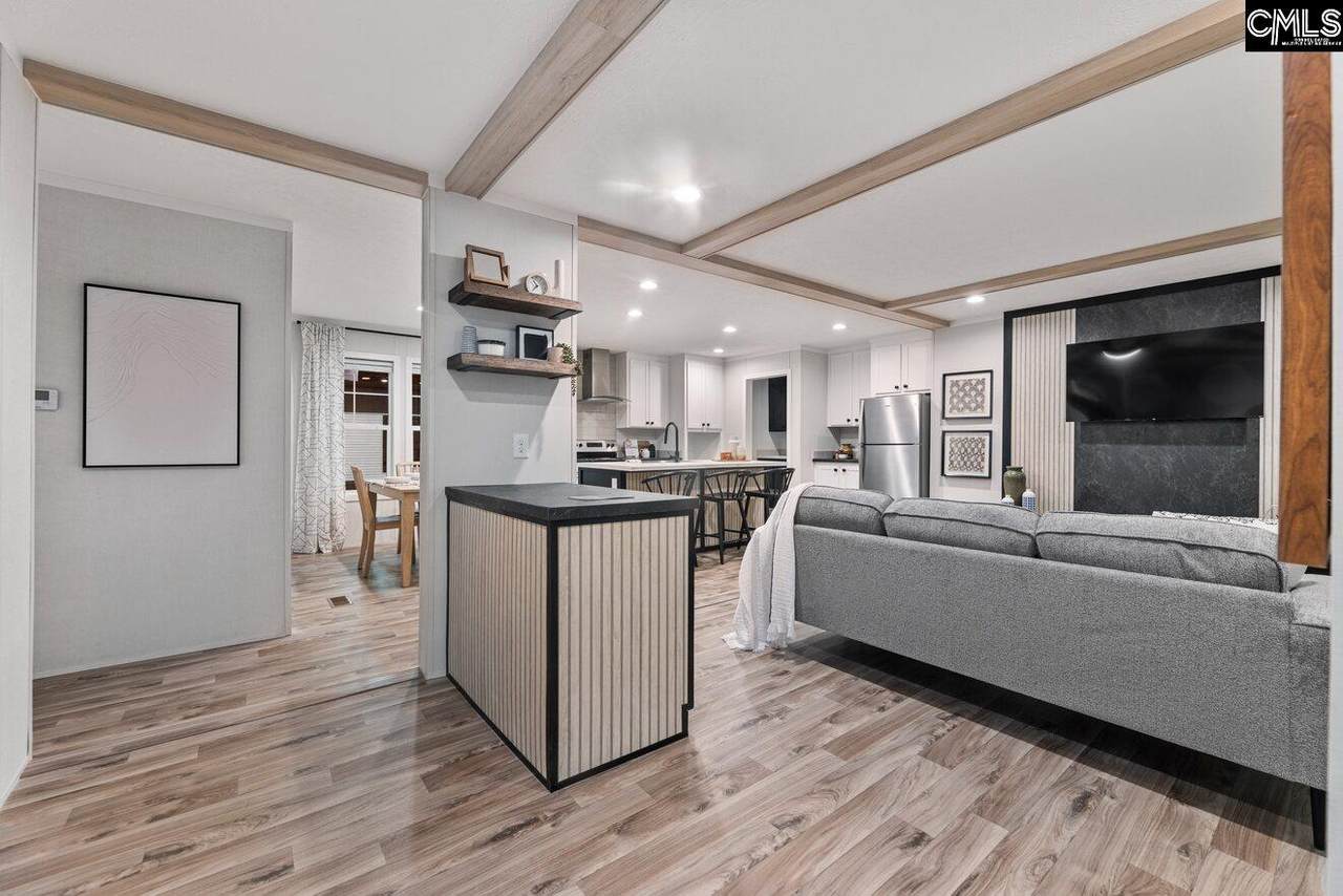 211 Shirway Court - Photo 1