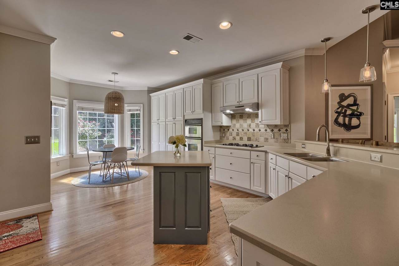 927 Seabrook Court - Photo 1