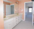 1560 Lee Boulevard - Photo 10