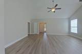 110 Darian Drive - Photo 3