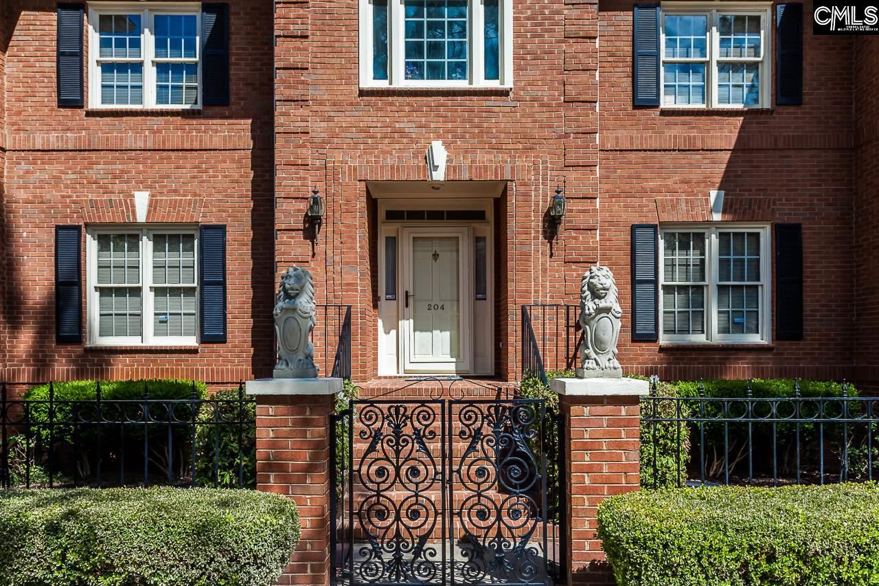 204 Cowdray Park - Photo 1