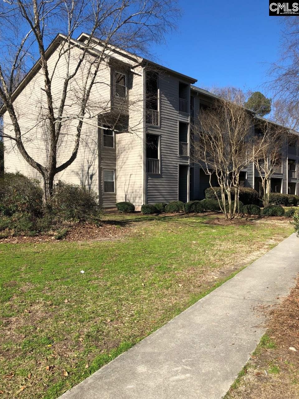 621 Edgewater Lane 621 - Photo 1