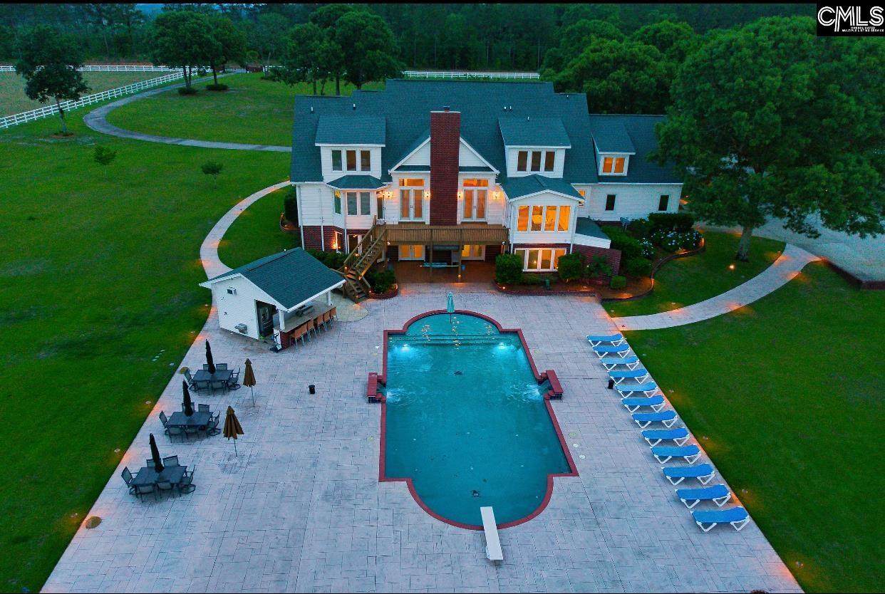 586 Farnum Road - Photo 1