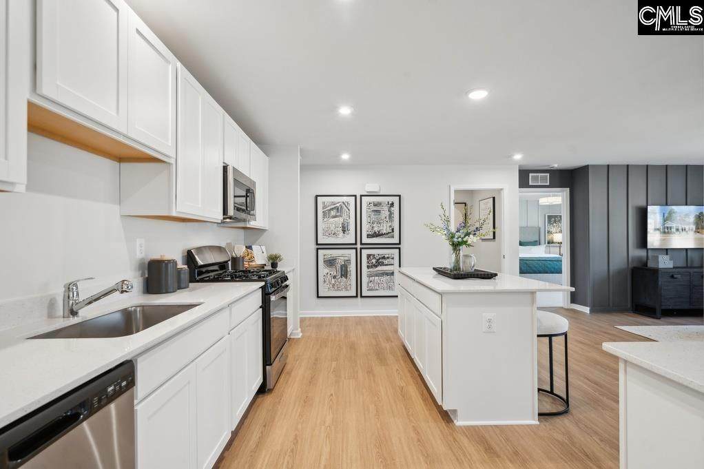 144 Kingfield Drive - Photo 1