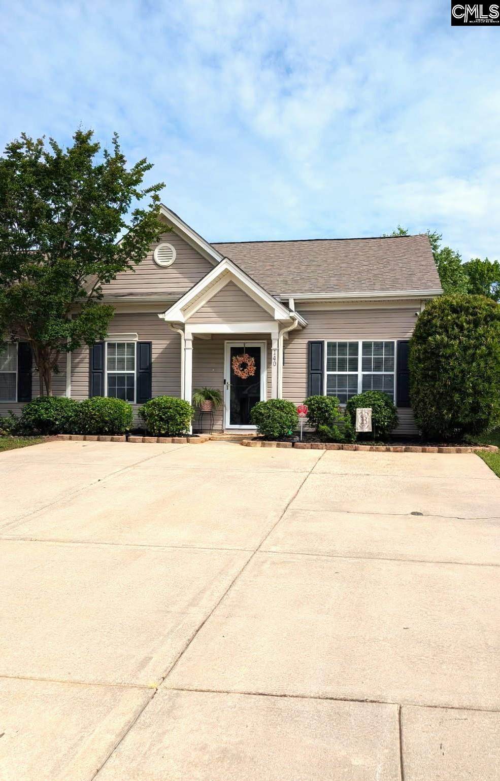 140 Huntington Circle - Photo 1