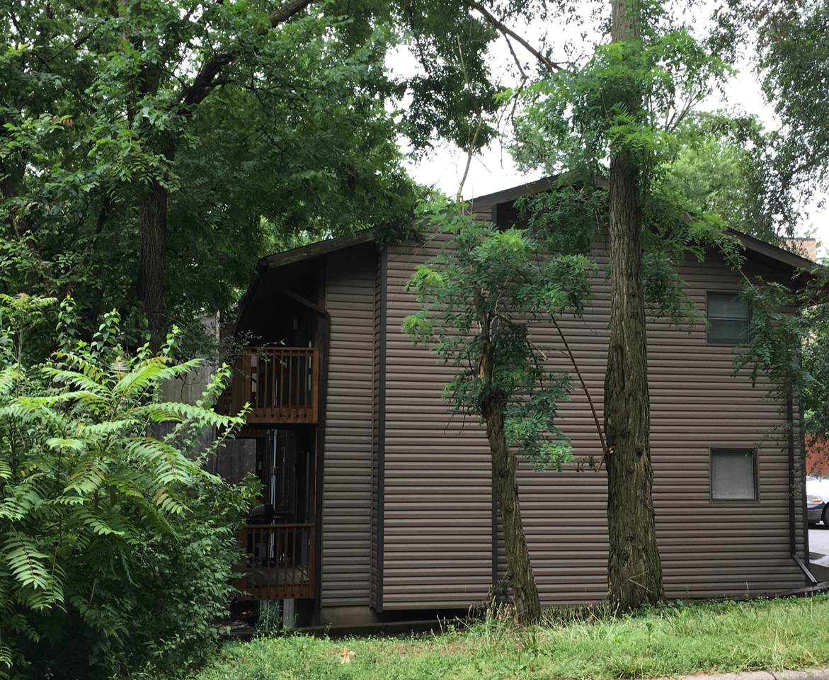 1626 University Ave - Photo 1