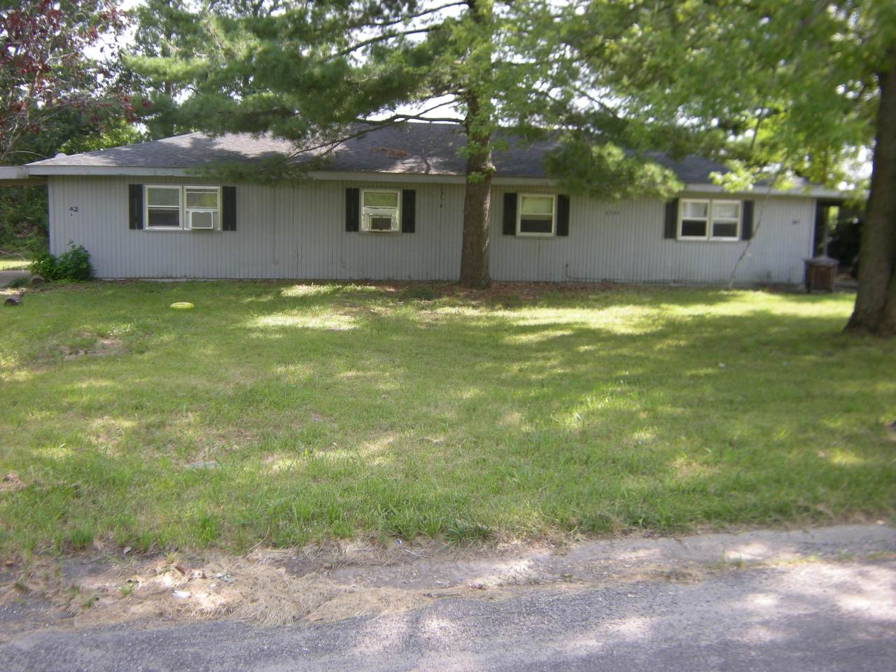 2504 Oakbrook Dr - Photo 1