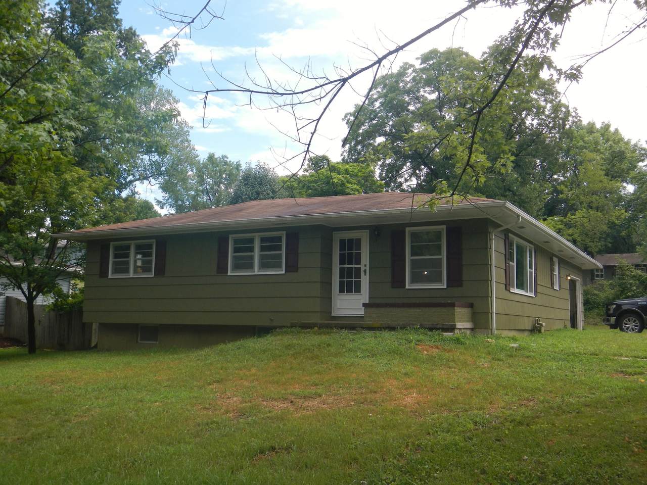 210 Thurman St - Photo 1