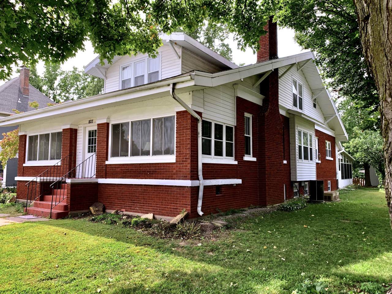 807 Main St - Photo 1