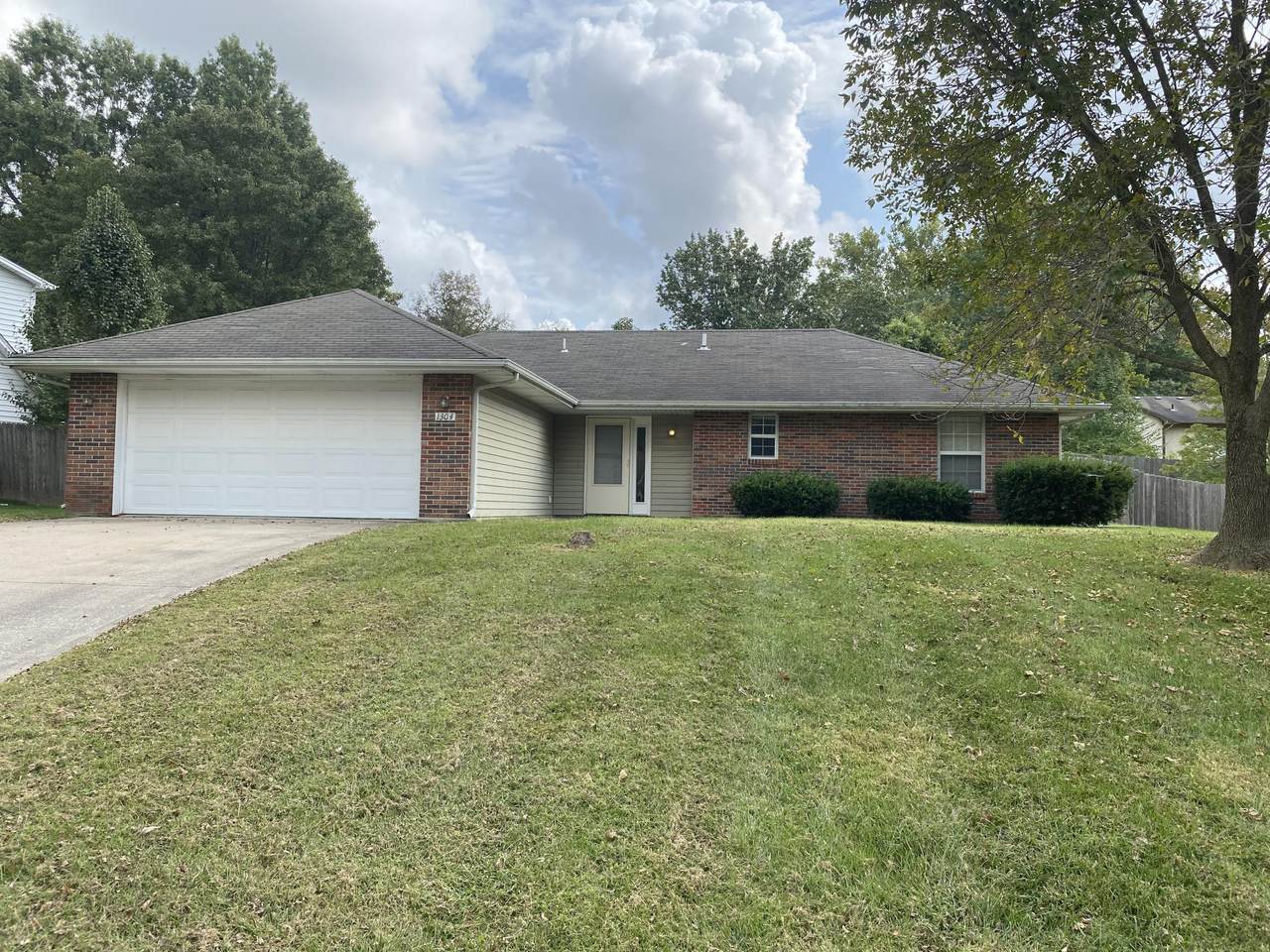 1304 Georgetown Ct - Photo 1