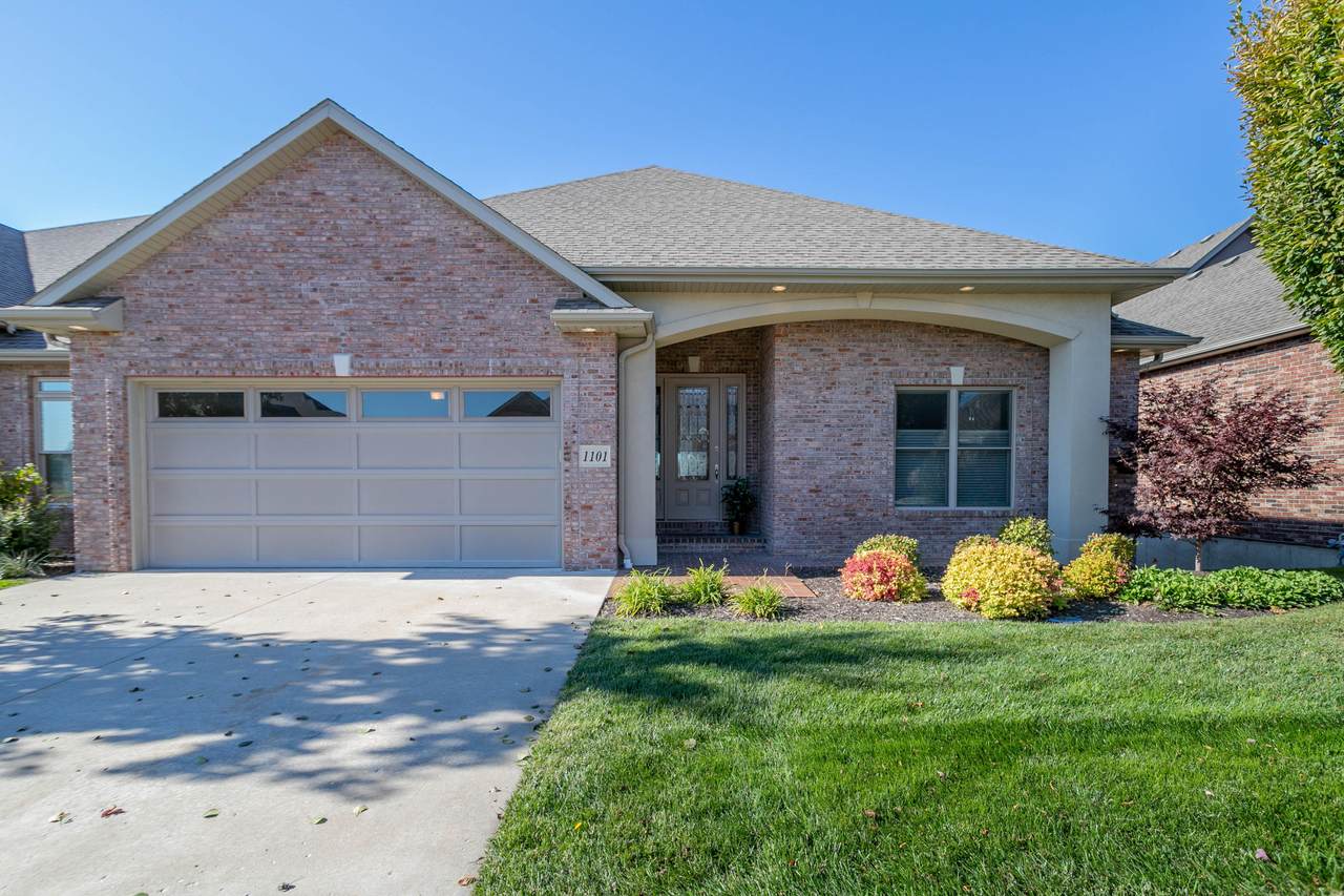1101 Marcassin Dr - Photo 1