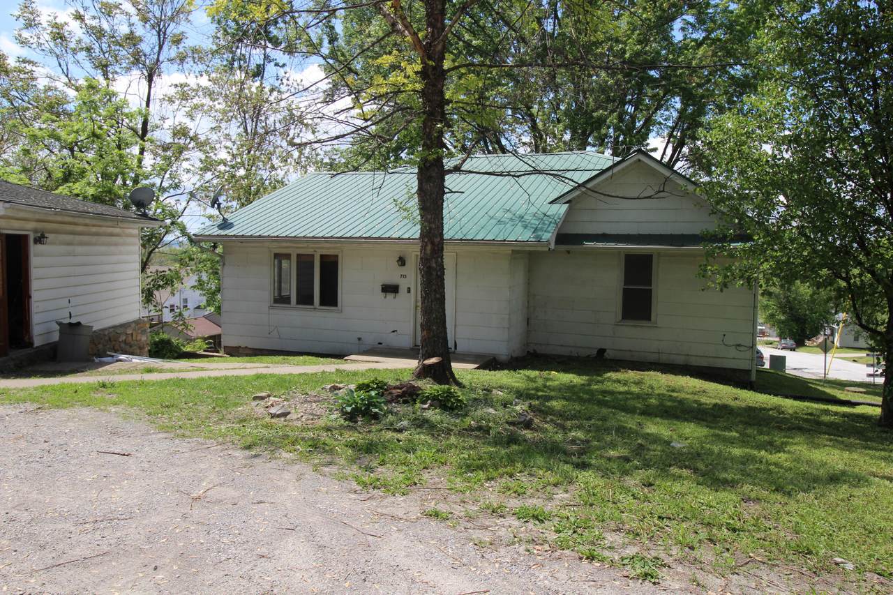 715 3RD St - Photo 1