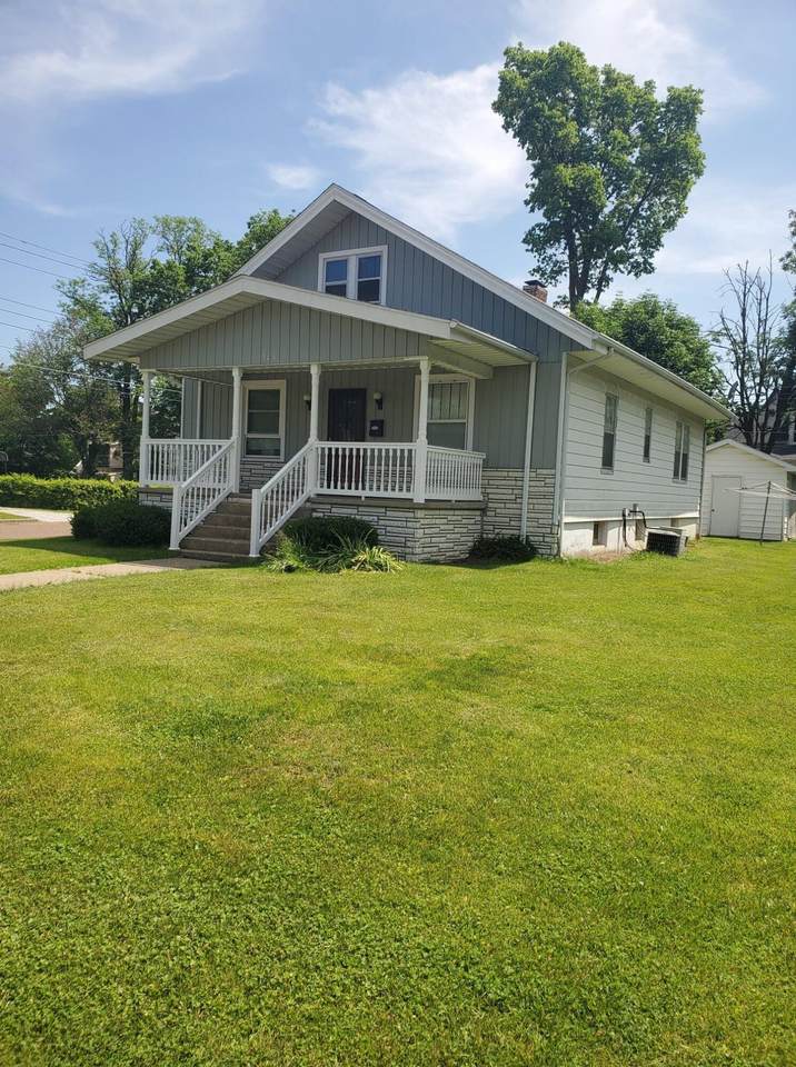 906 Olive St - Photo 1