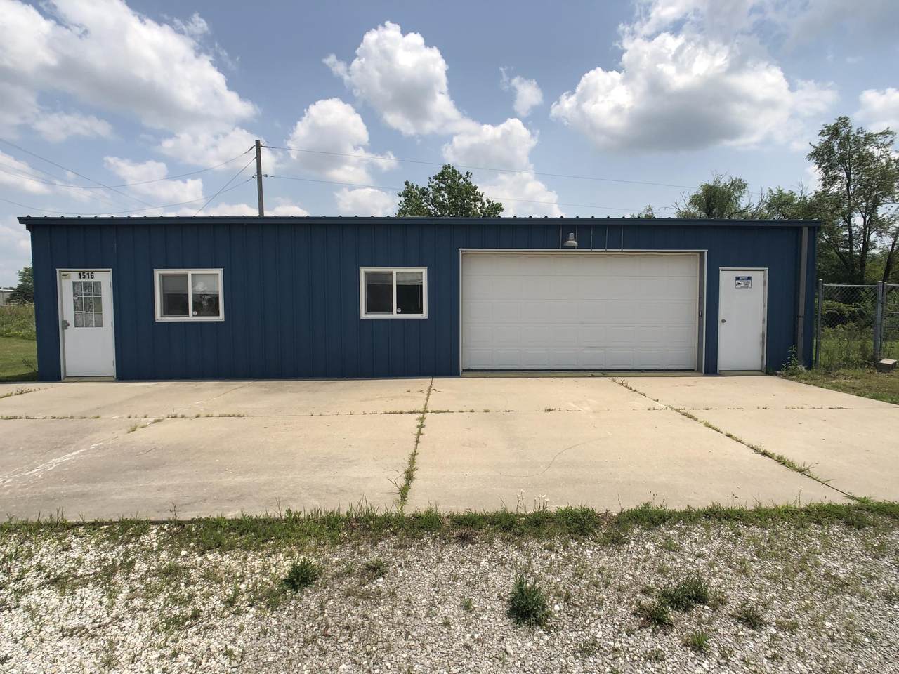 1510 Jade Rd - Photo 1