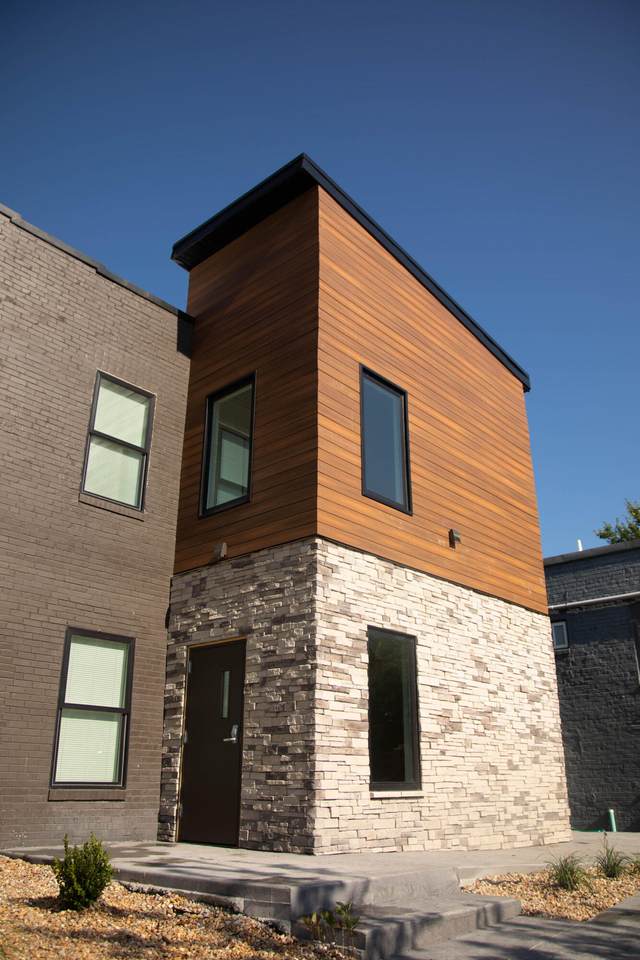 900 8TH St - Photo 1