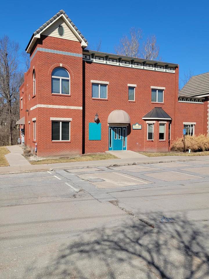 601 Nifong Blvd - Photo 1