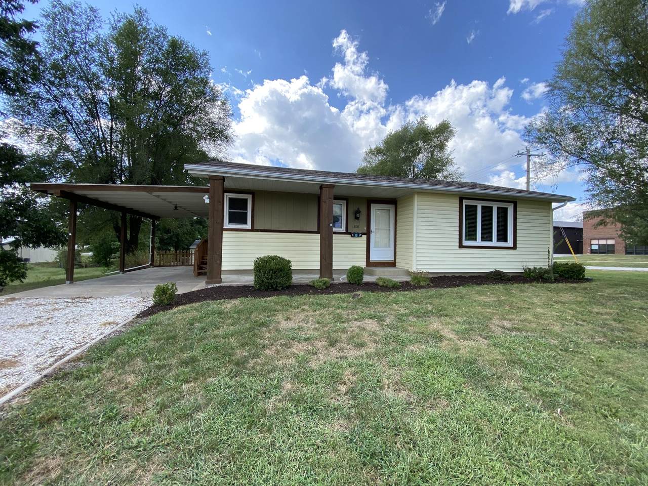 308 Bloomington St - Photo 1