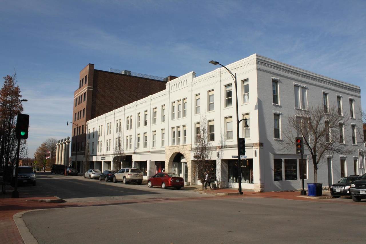 813 Walnut St - Photo 1