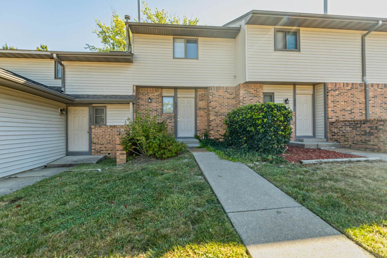 437 Foxfire Dr - Photo 1