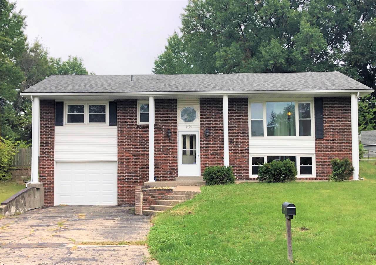 1404 Doris Dr - Photo 1