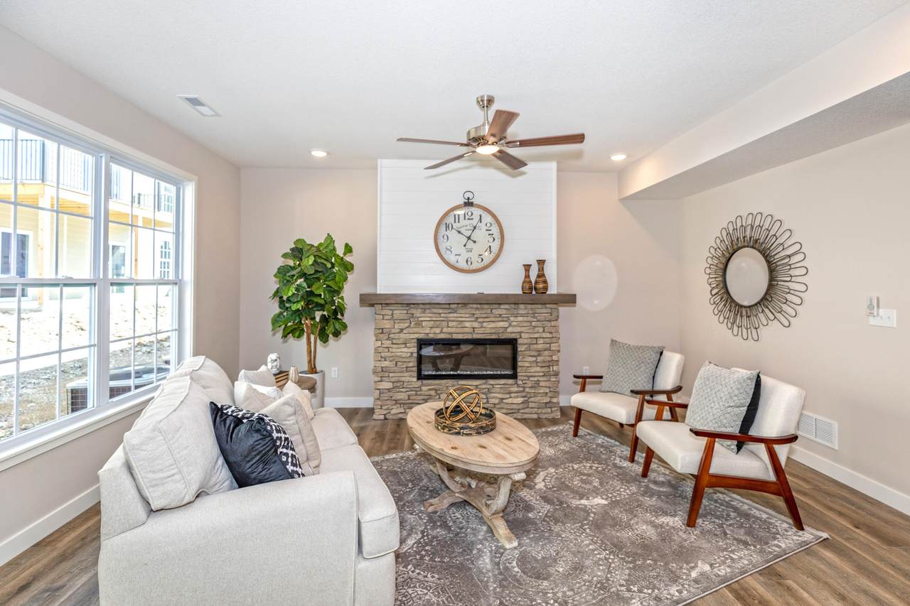 4002 Worley - Photo 1