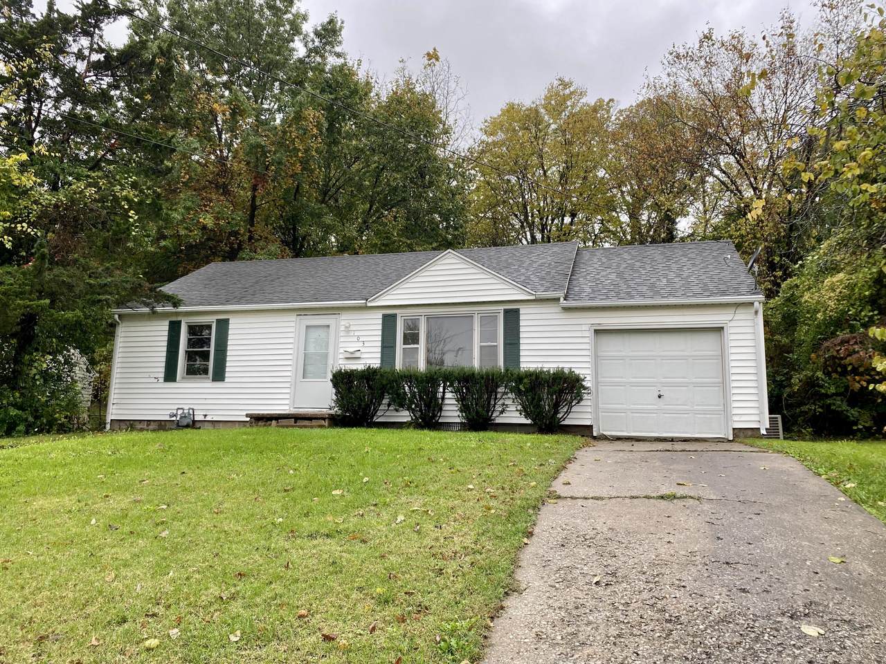 103 Fyfer Pl - Photo 1