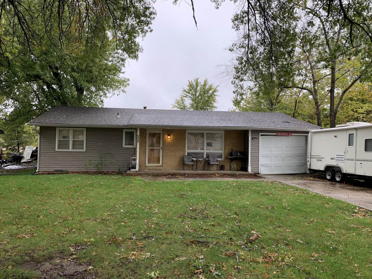 3317 Sherwood Dr - Photo 1