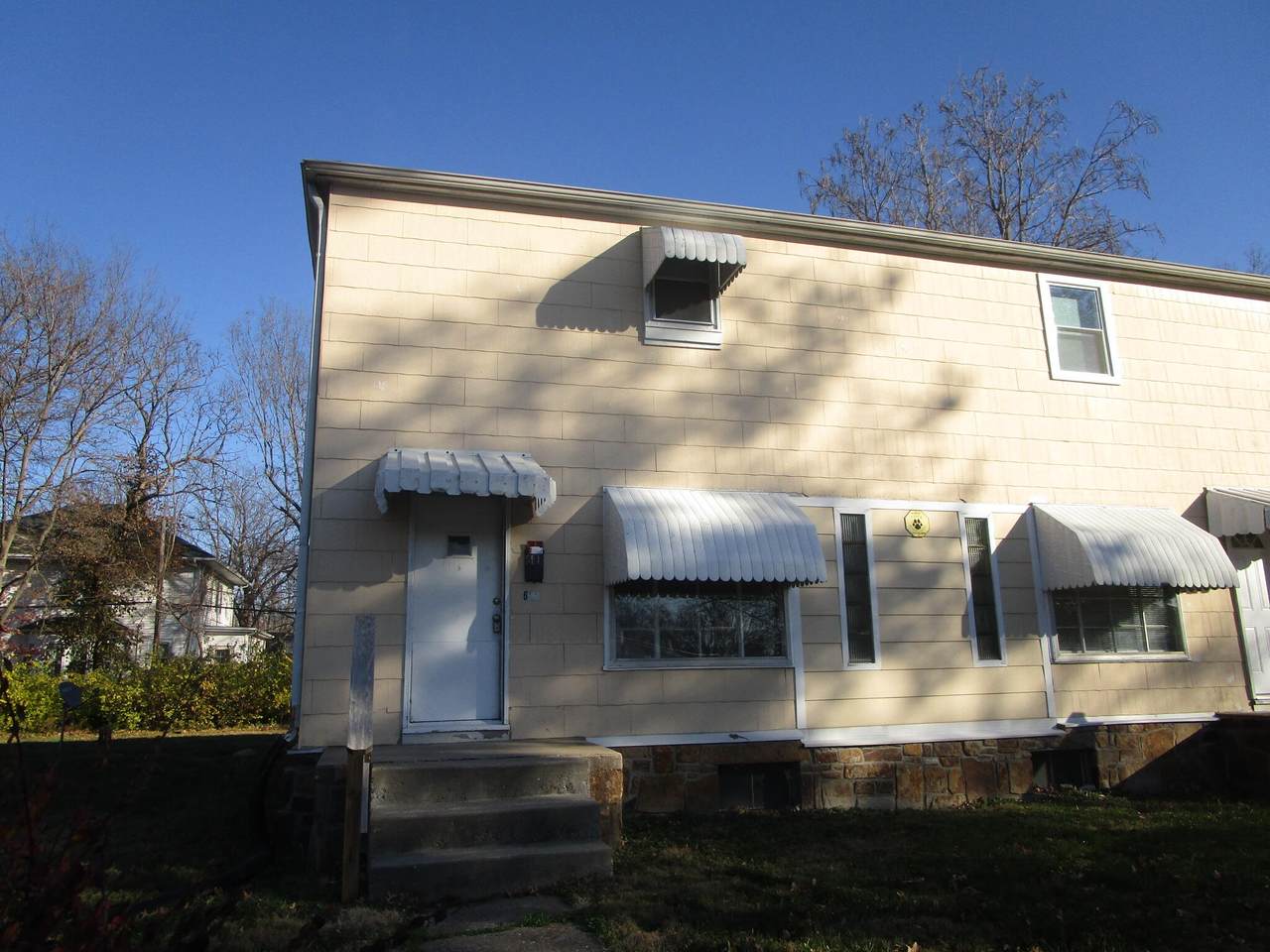 622 Paris Ct - Photo 1