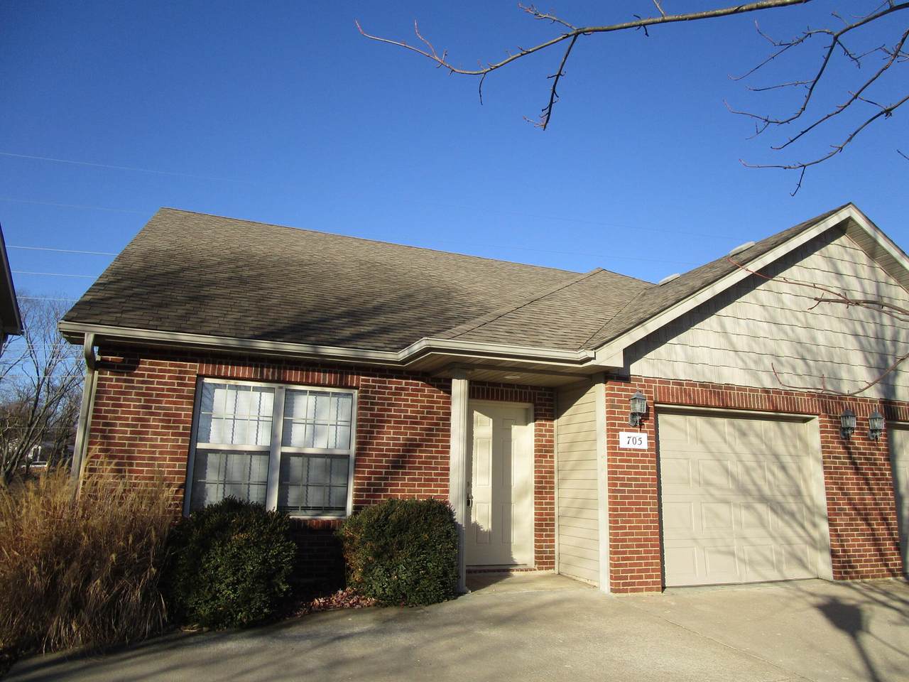 705 Glenstone Dr - Photo 1