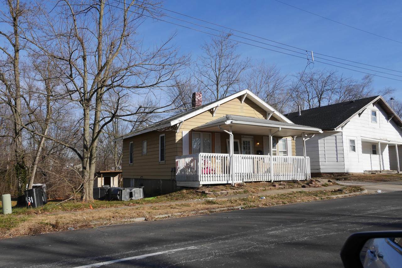 431 Rollins St - Photo 1