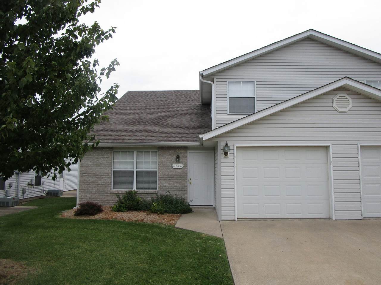 2614 Northampton Dr - Photo 1