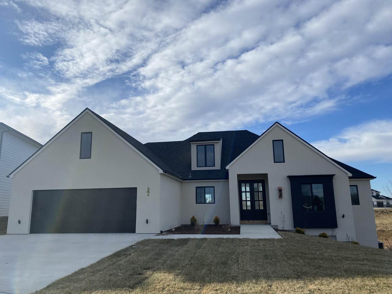 609 Red Feather Ct - Photo 1