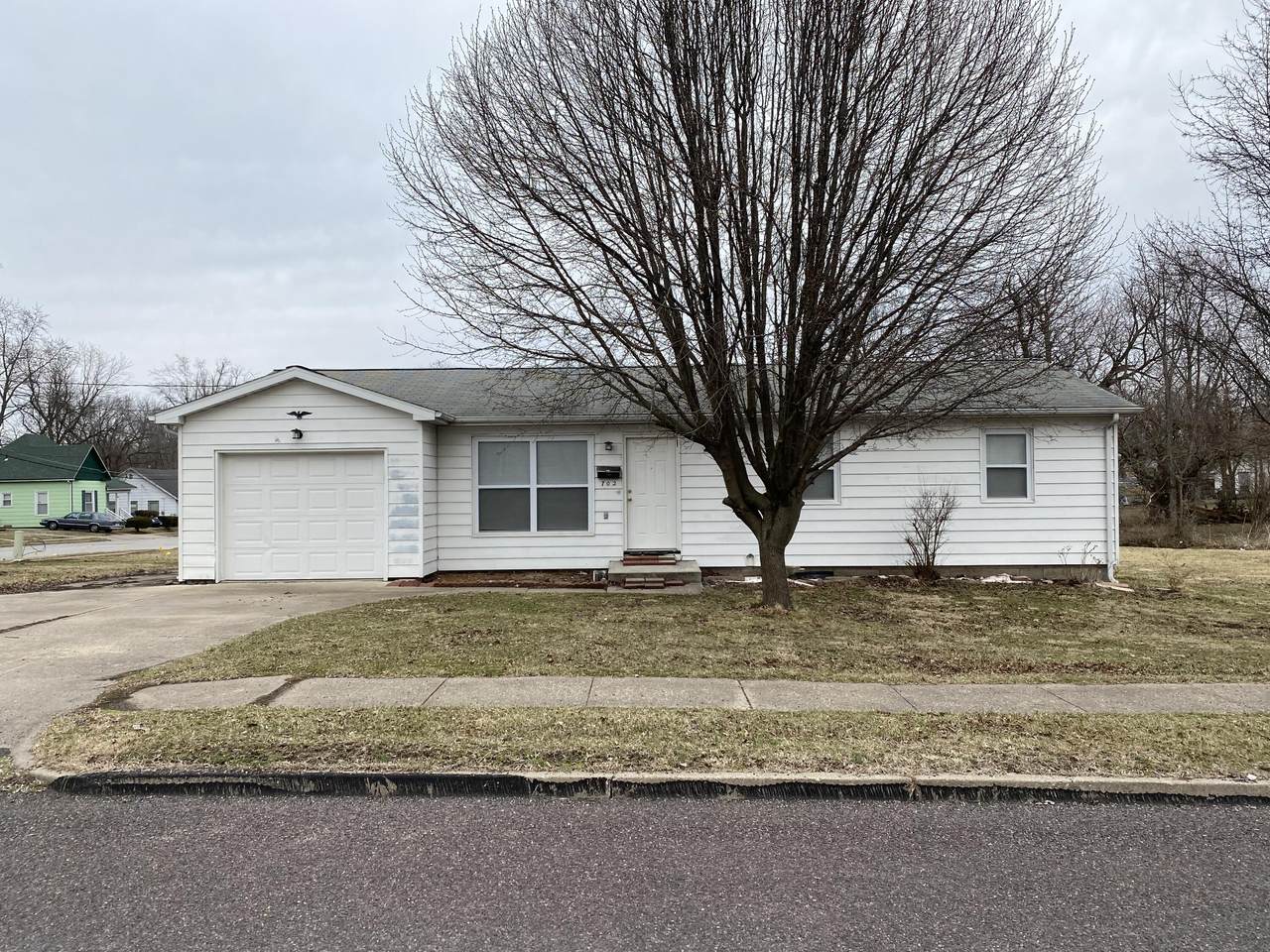 702 Morris St - Photo 1