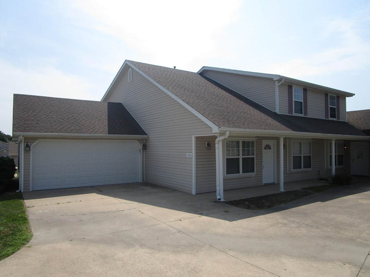 1706 Louise Cir - Photo 1
