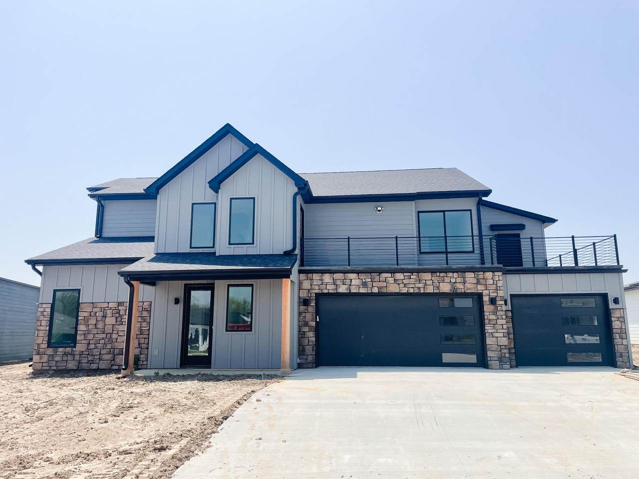 1009 Shore Acres - Photo 1