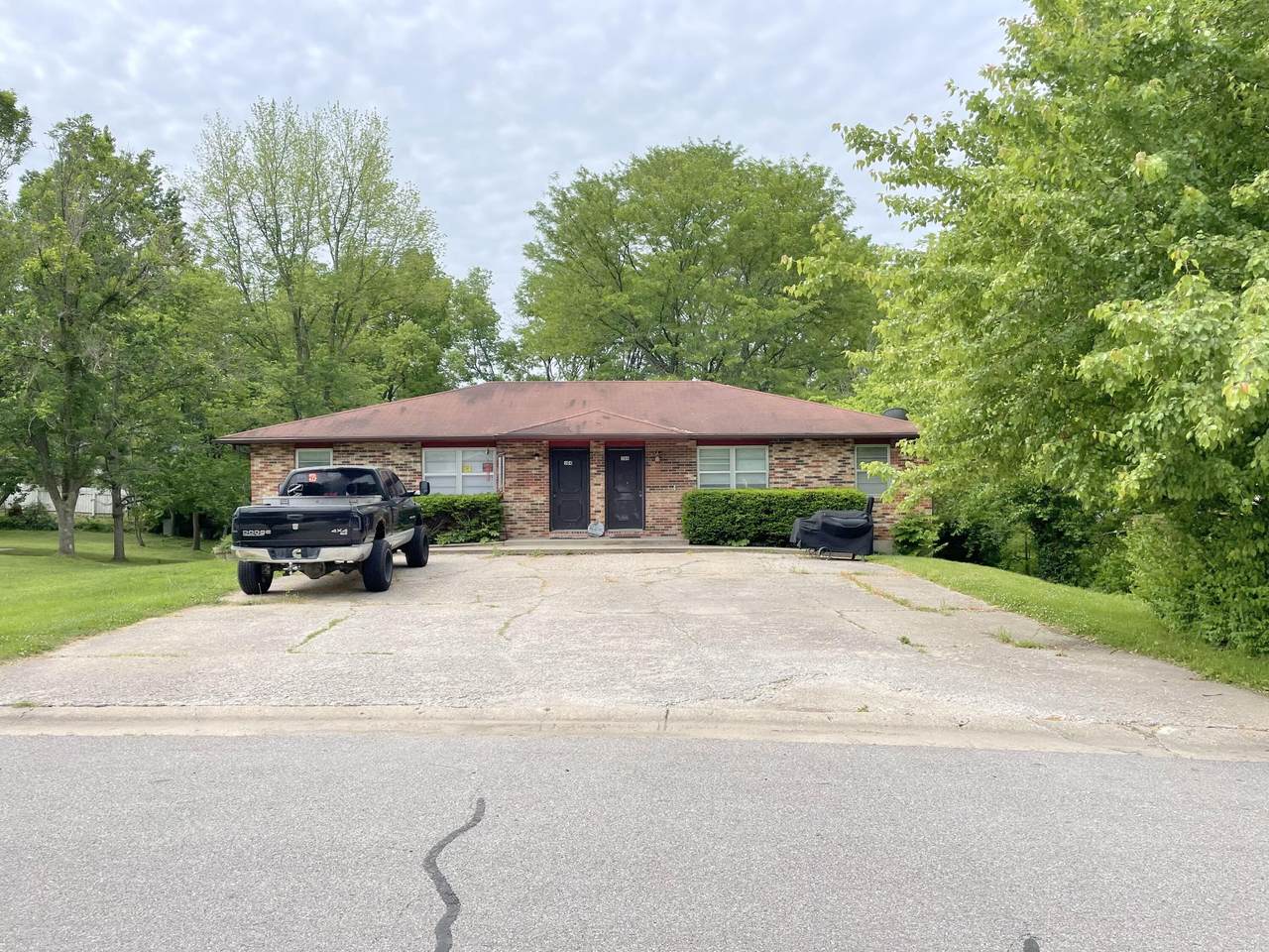 304-306 Maple Grove Way - Photo 1