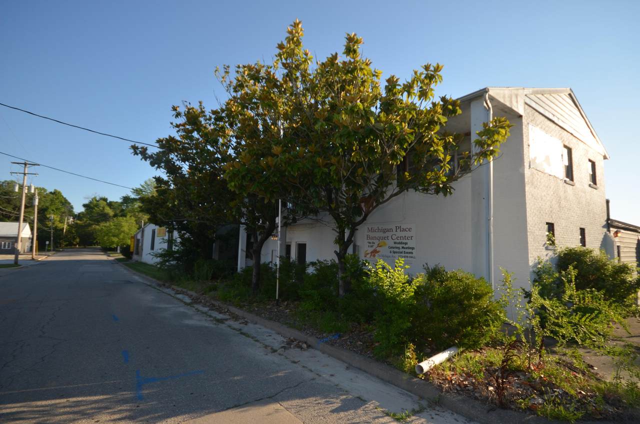 714 Michigan St - Photo 1