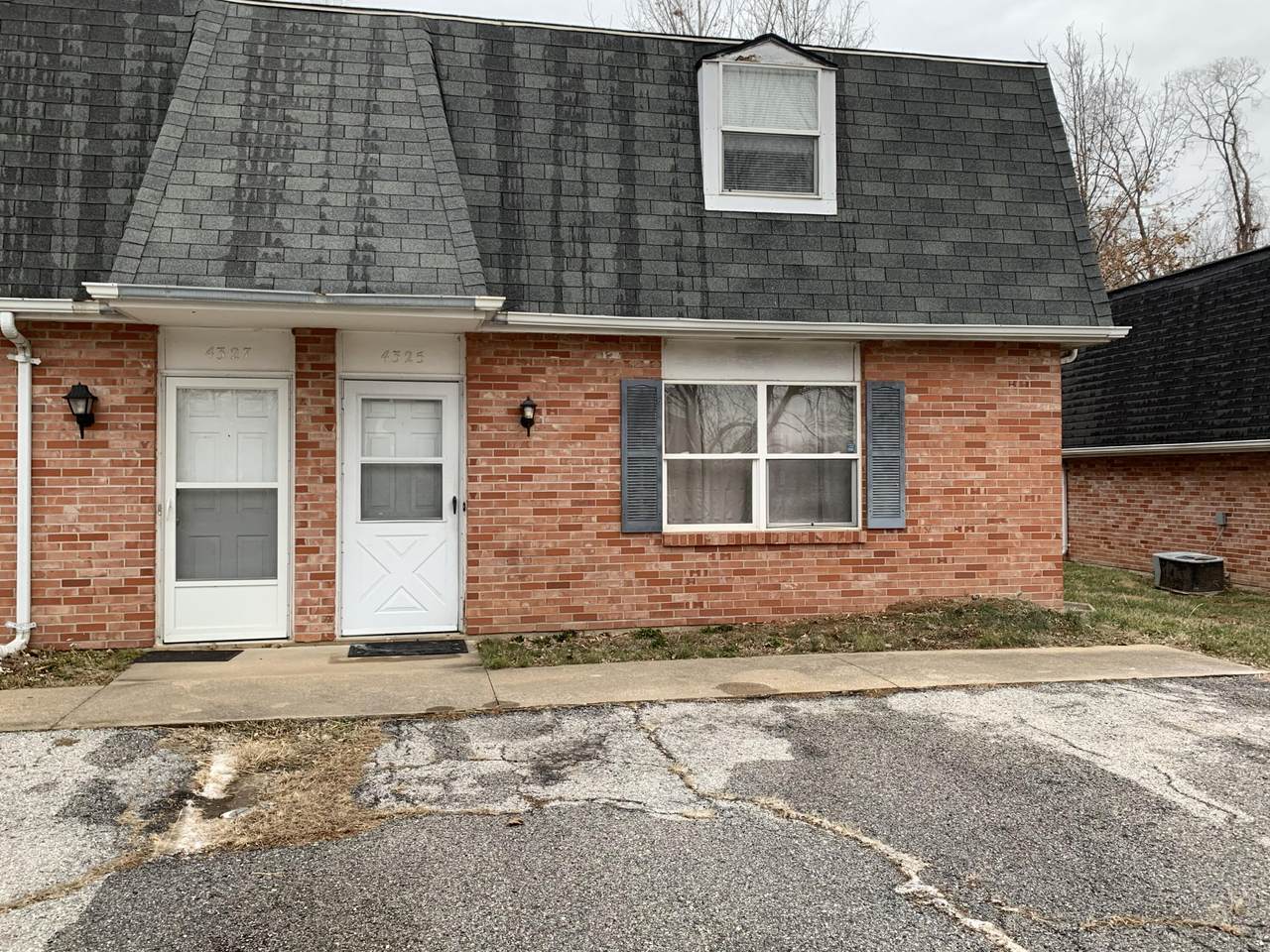 4327 Ludwick Blvd - Photo 1