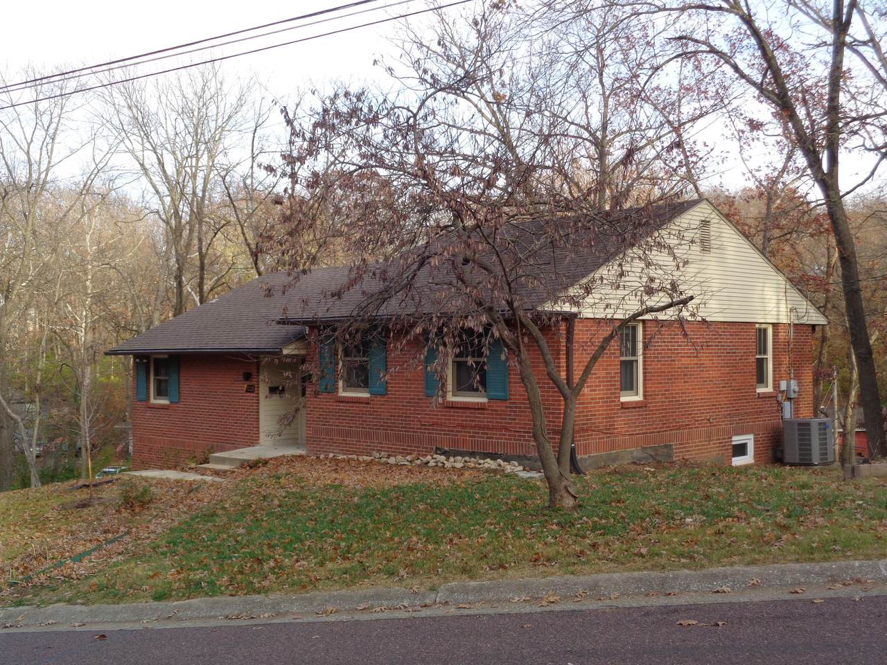 1008 Glenwood Ave - Photo 1