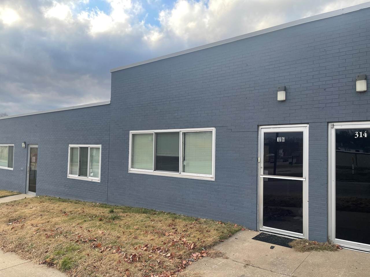 316 Jackson St - Photo 1
