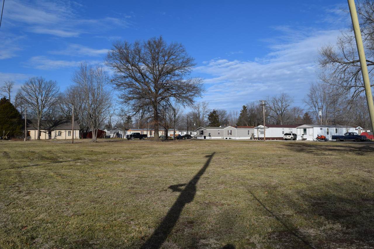 500 Oaklawn Ave - Photo 1