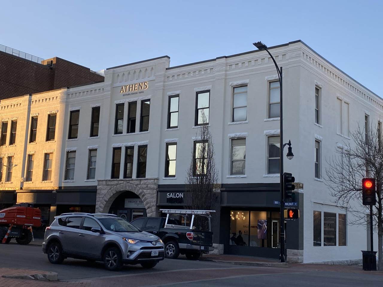 813 Walnut St - Photo 1