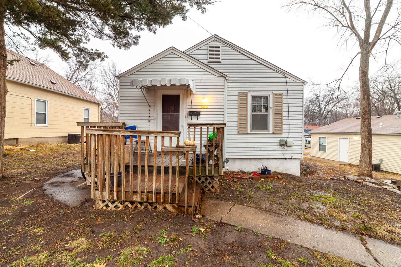 603 Ash St - Photo 1