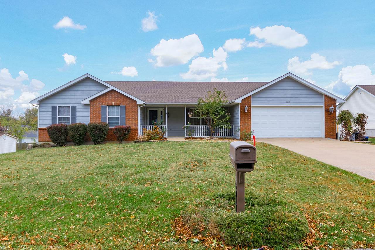 16917 Holiday Cir - Photo 1